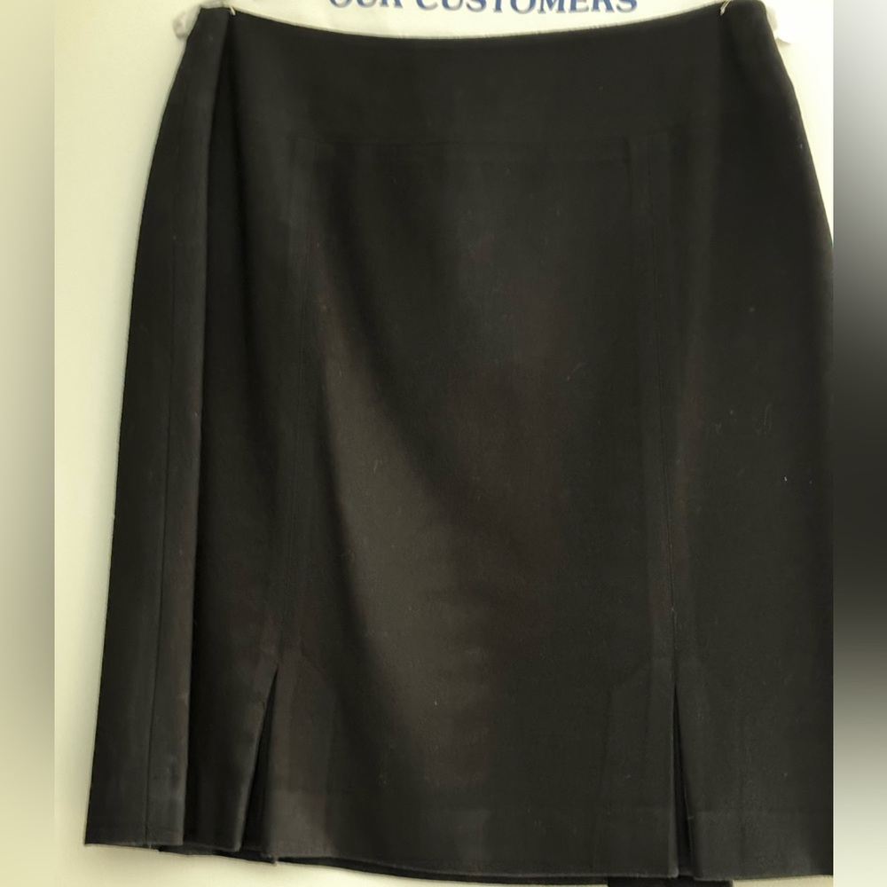 LIKE NEW! Banana Republic Black Wool Kick Pleats Knee Length Skirt Sz 10P